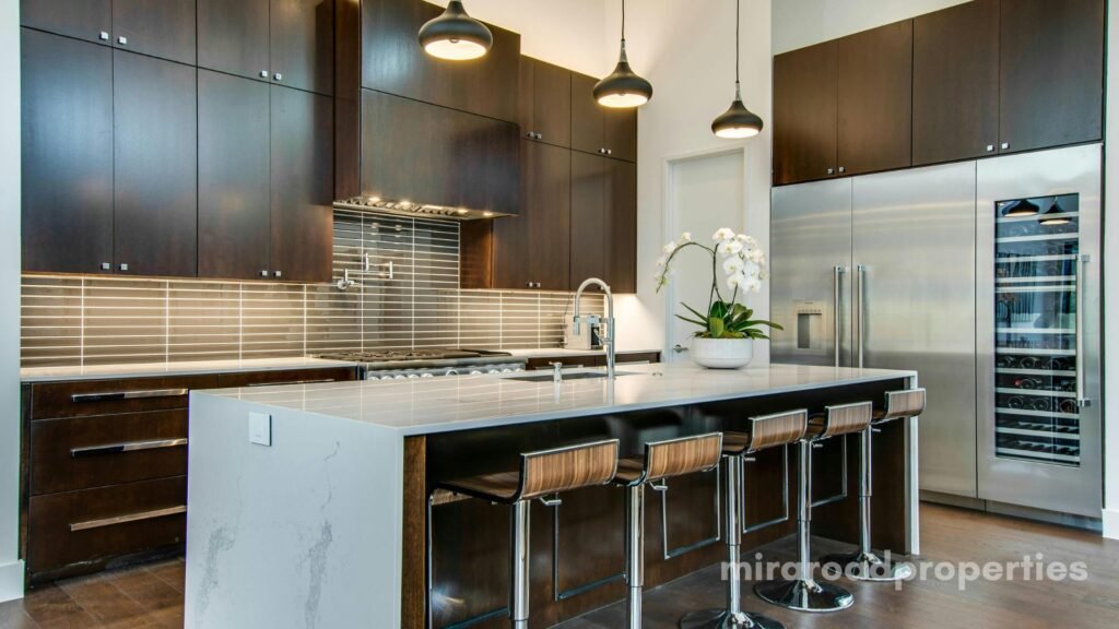 Affordable 3BHK Flats for rent in Mira Road with parking