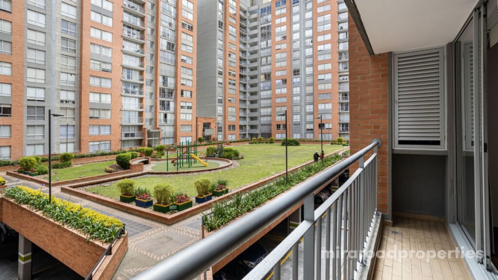 High-Rise 2 BHK for Rent in Mira Road Fully Furnished