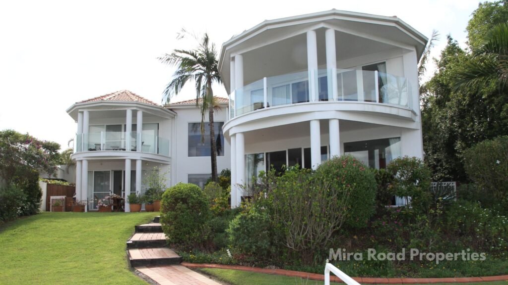 Commercial property for sale in Mira Road