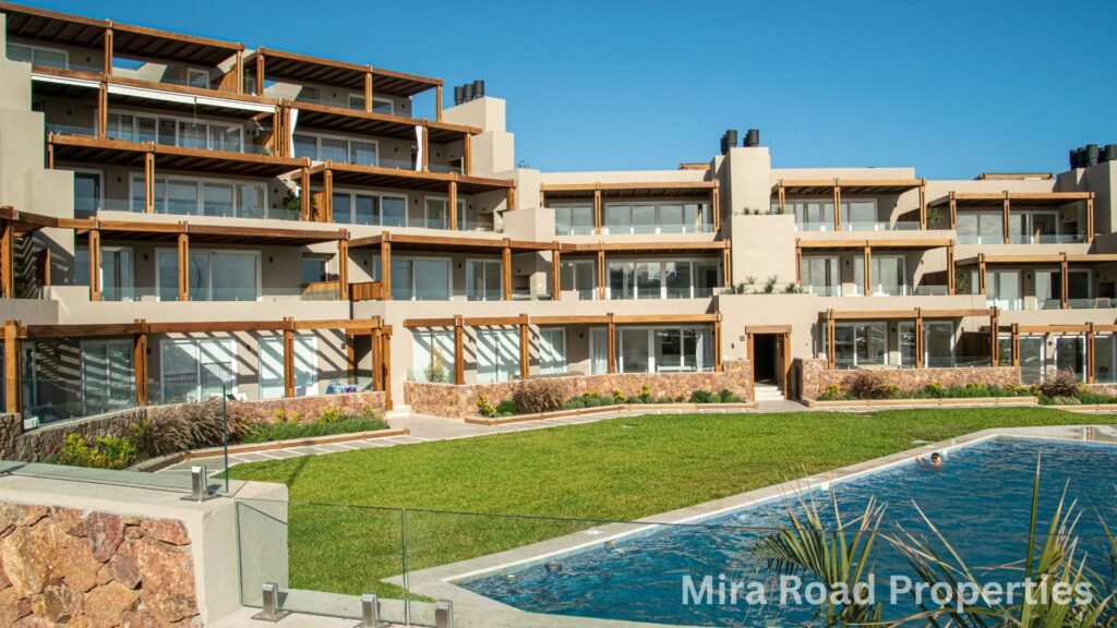 Flats near in rental under 20k in Dahisar Check Naka, Mira Road