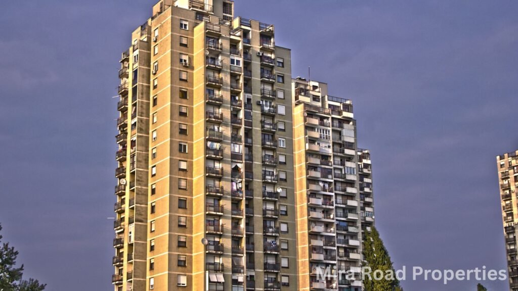 Semi-furnished Flats near in Dahisar Check Naka, Mira Road