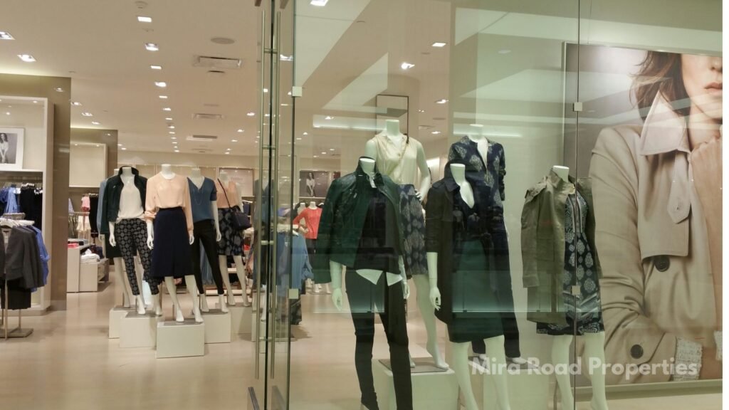 Shops house for rent in Mira Road near railway station