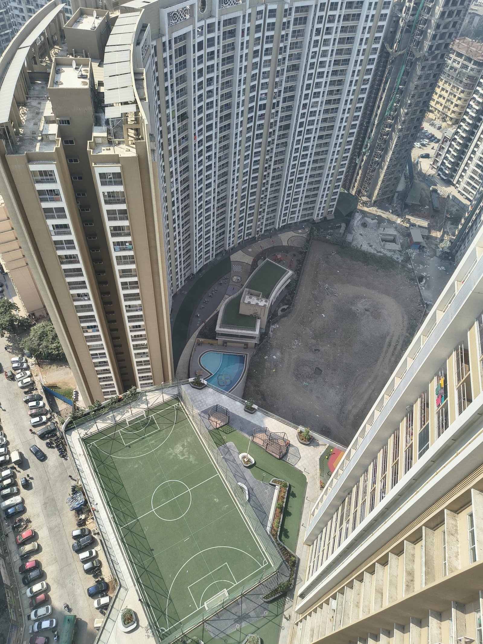 4 BHK Flat for rent in Mira Road, Mira Bhayandar 2000 Sq.