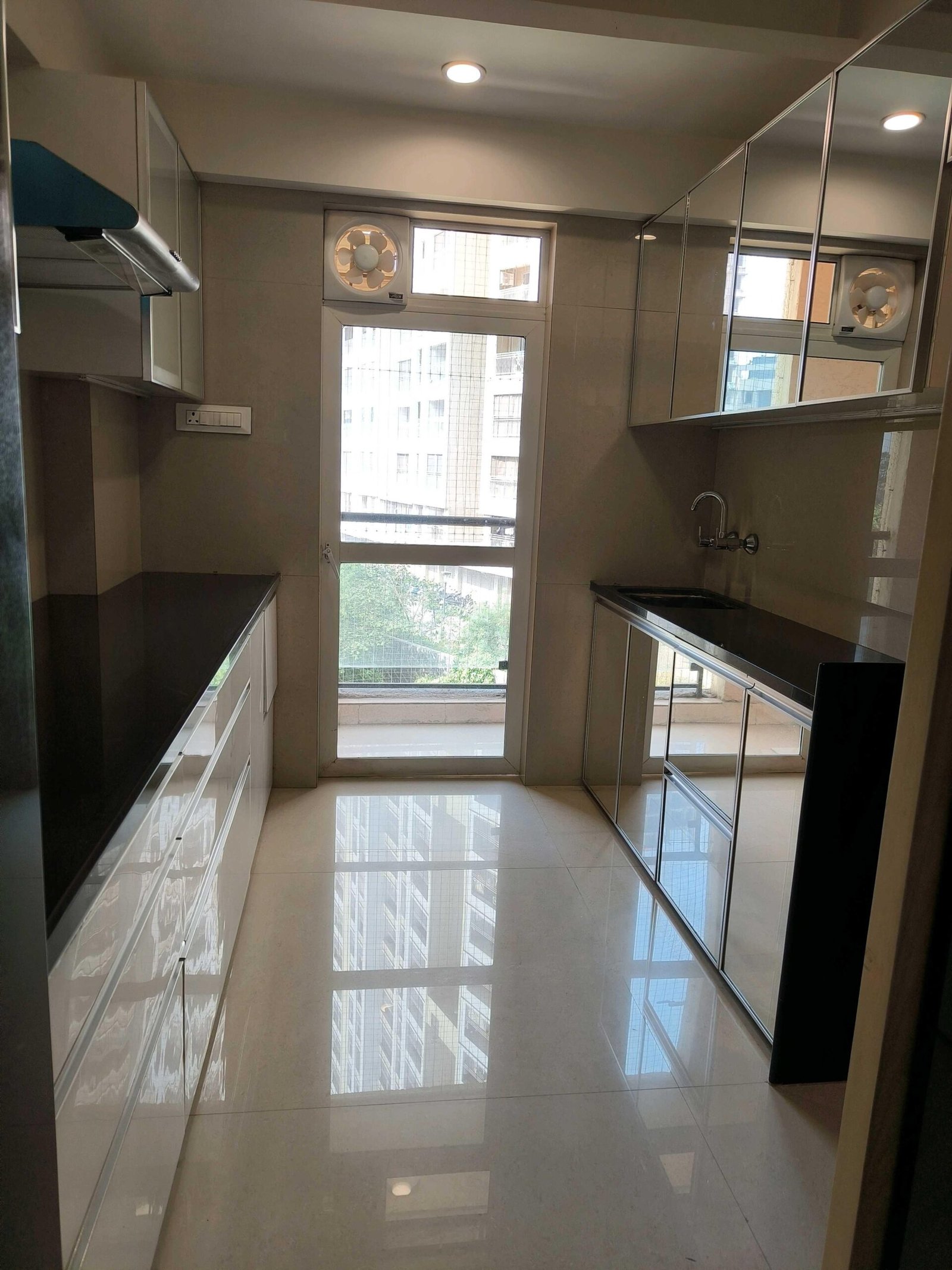 2 BHK Flat for Rent in JK Iris, Vinay Nagar, Mira Road (Semi-Furnished)