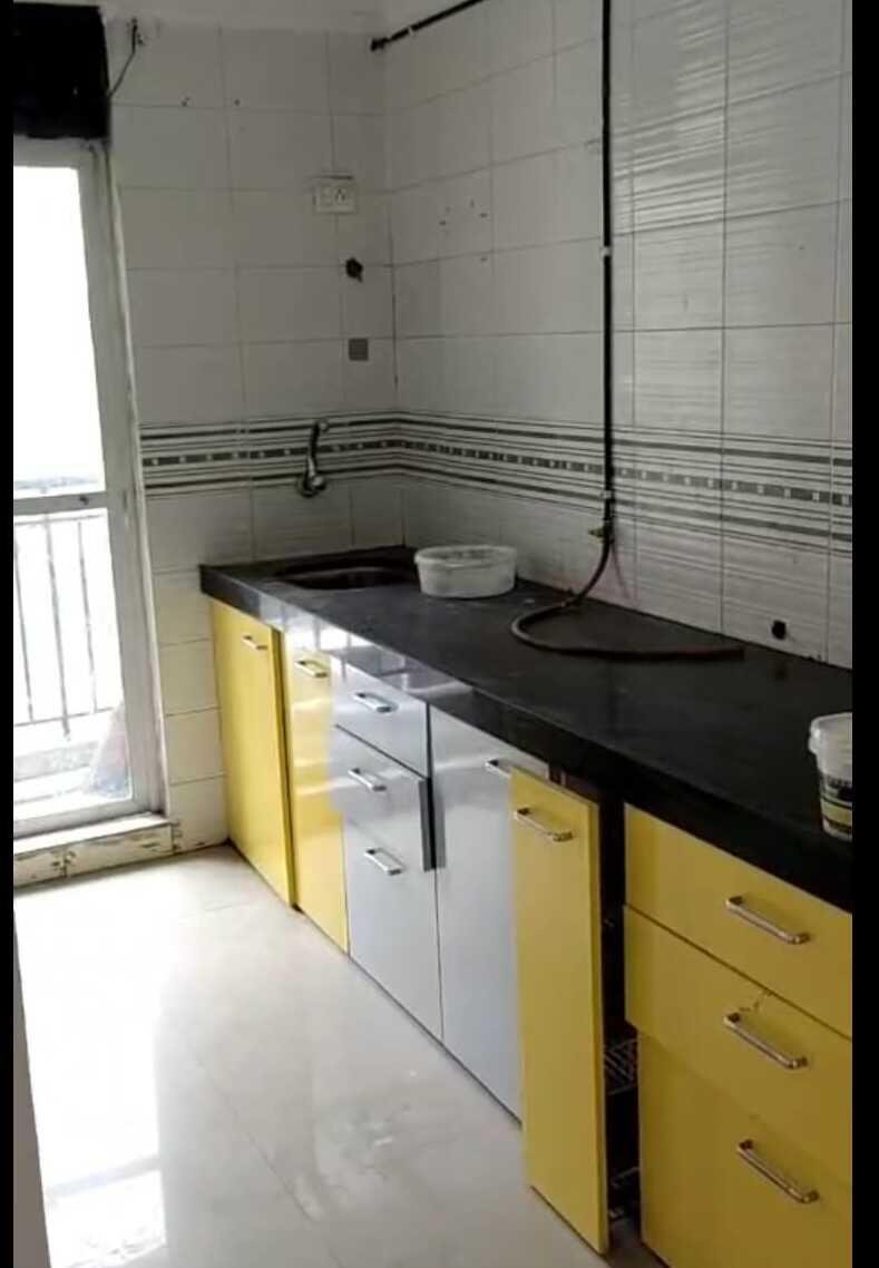 2 BHK Flat in Hiraco Eminence Kashimira, Mira Road East