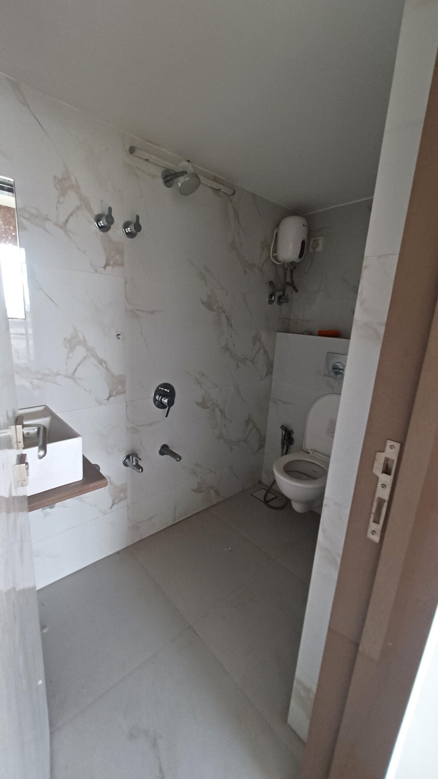 2 BHK Flat for rent in Beverly Park, Mira Road East 650 sq.