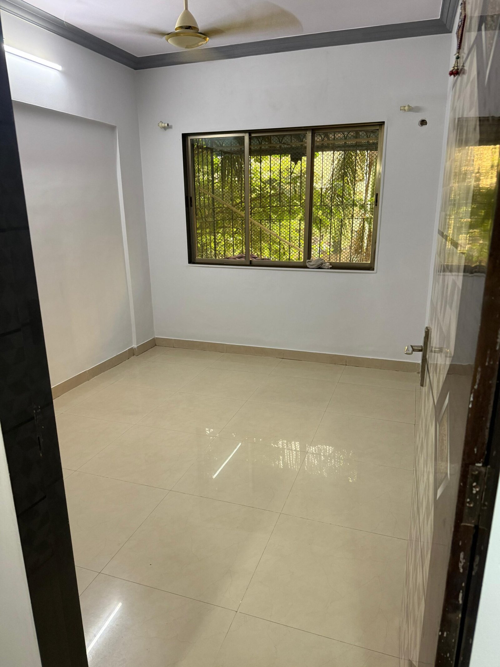 2 BHK Flat in Silver Sarita Kashimira, Mira Road East