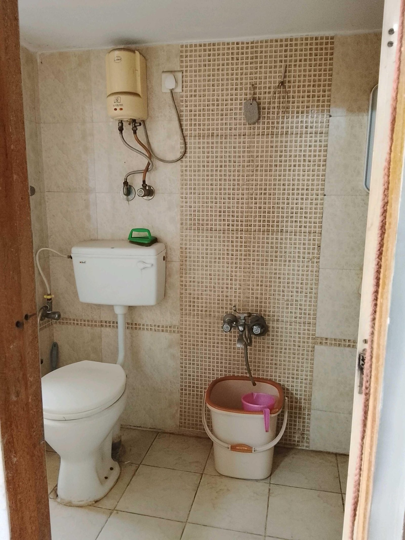 2 BHK Flat in Poonam Gardens, Mira Road East