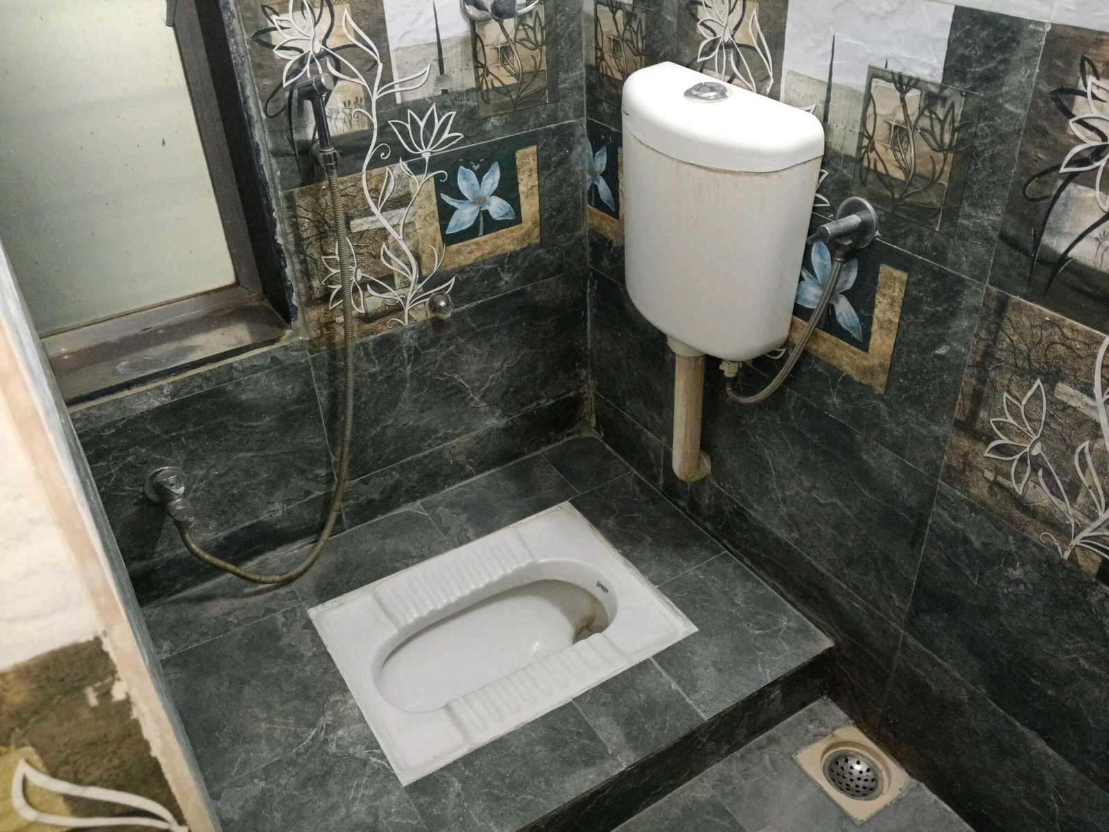 2 BHK Flat for rent in Chandan Shanti, Mira Road East 1083 Sq