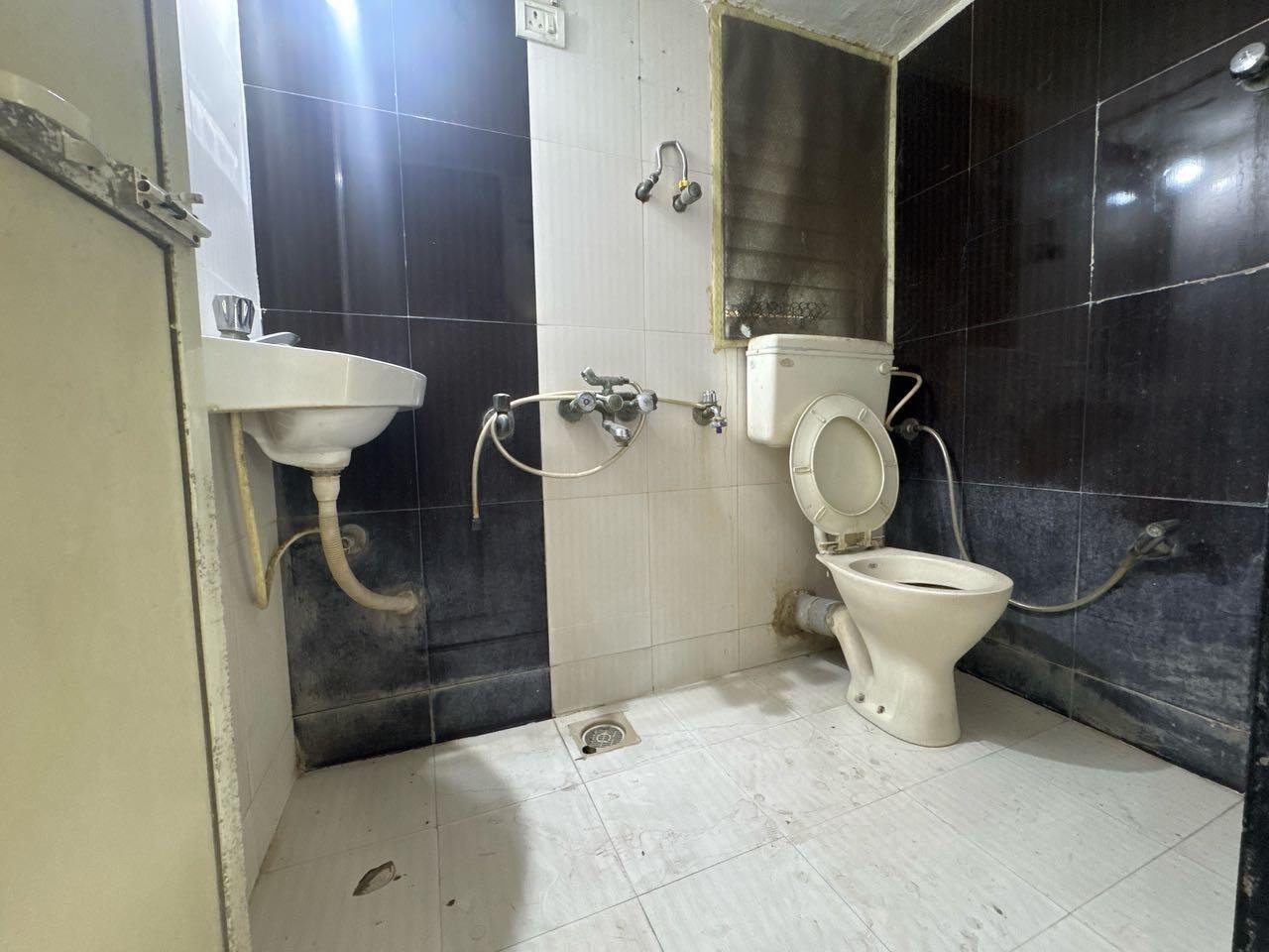 2 BHK Flat in Balaji Annex Ramdev Park, Mira Bhayandar