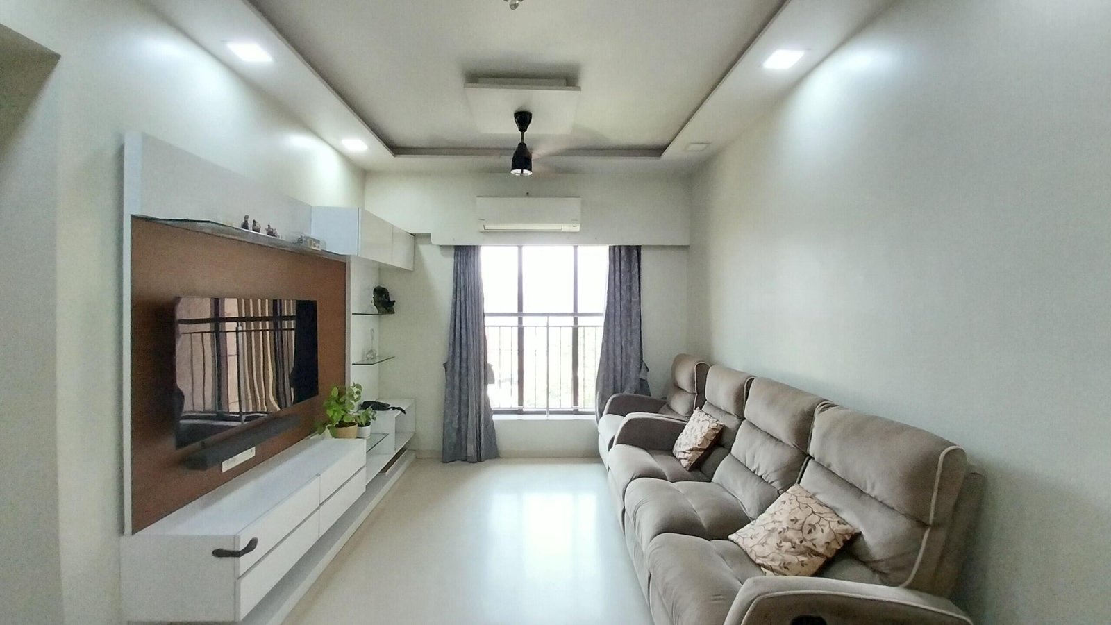 2 BHK Flat in Lodha casa essenza Mahajan Wadi, Mira Road East