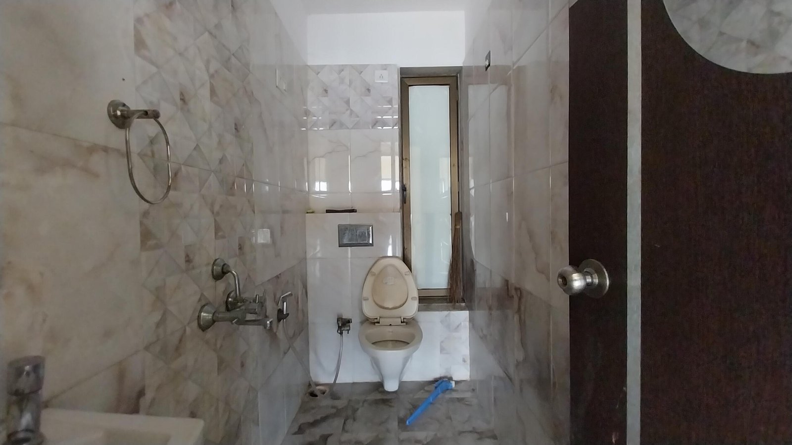 2 BHK Flat in man opus building Mira Road,