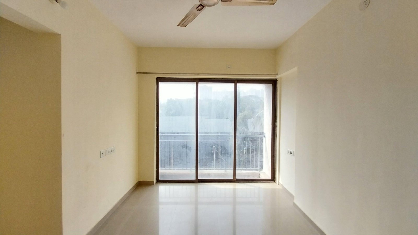 2 BHK Flat in man opus building Mira Road,