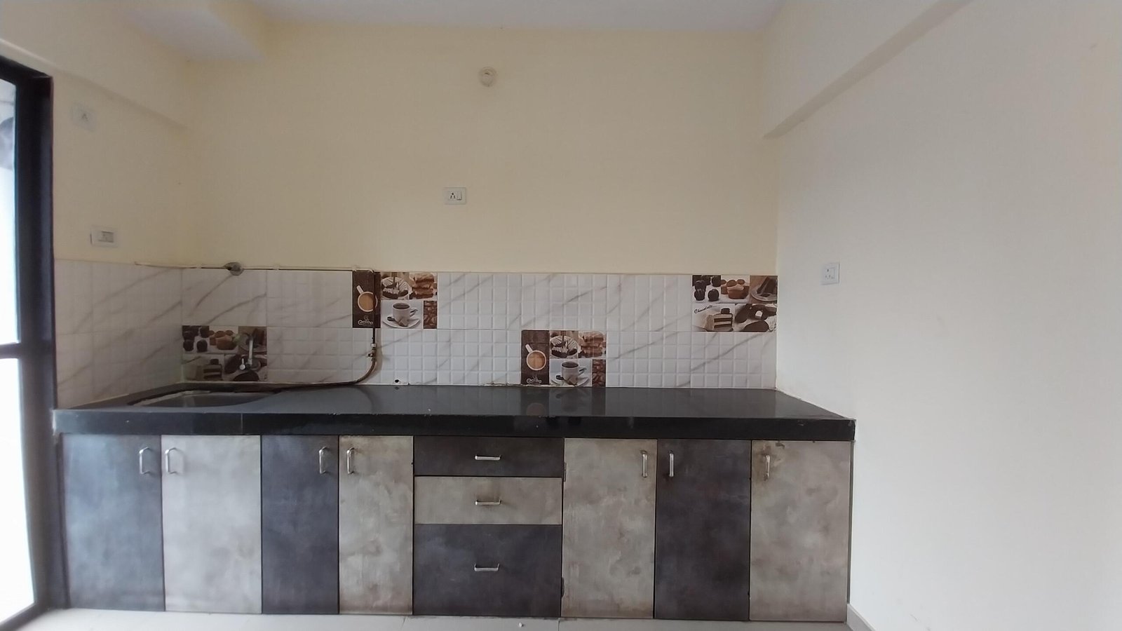 2 BHK Flat in man opus building Mira Road,