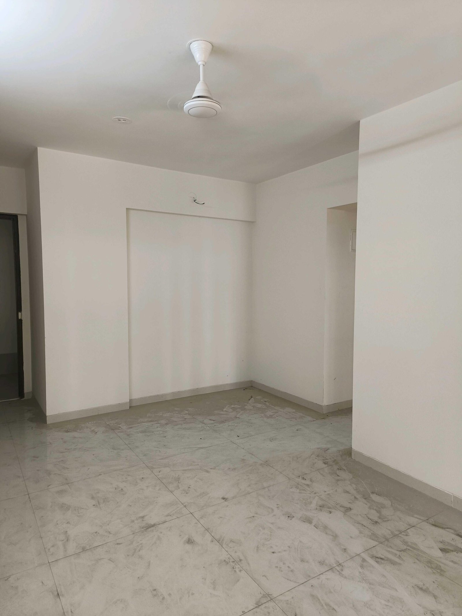 2 BHK Flat in unique estate E wing Ramdev Park, Mira Bhayandar