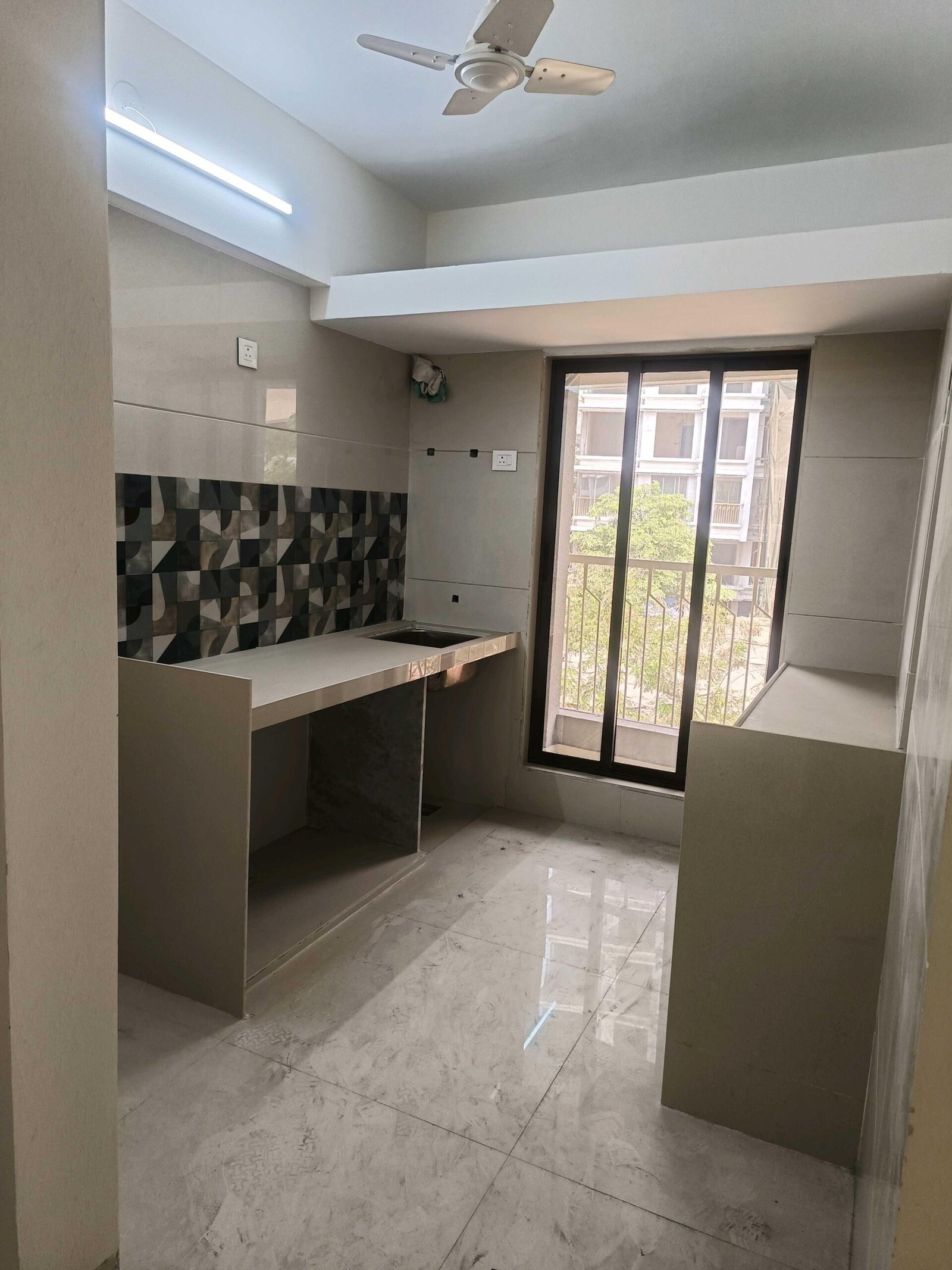 2 BHK Flat in unique estate E wing Ramdev Park, Mira Bhayandar